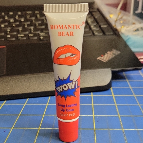 Romantic Bear Sexy Red Lip Color Tube 15g Neq - Picture 1 of 2